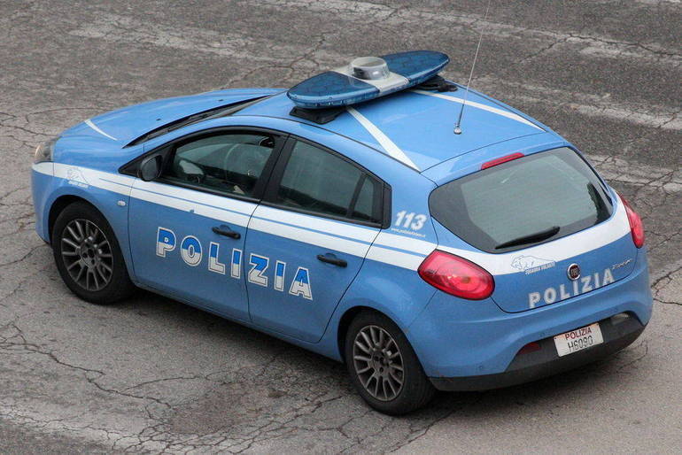 Polizia interviene a Brusciano