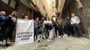 Protesta a San Gregorio Armeno