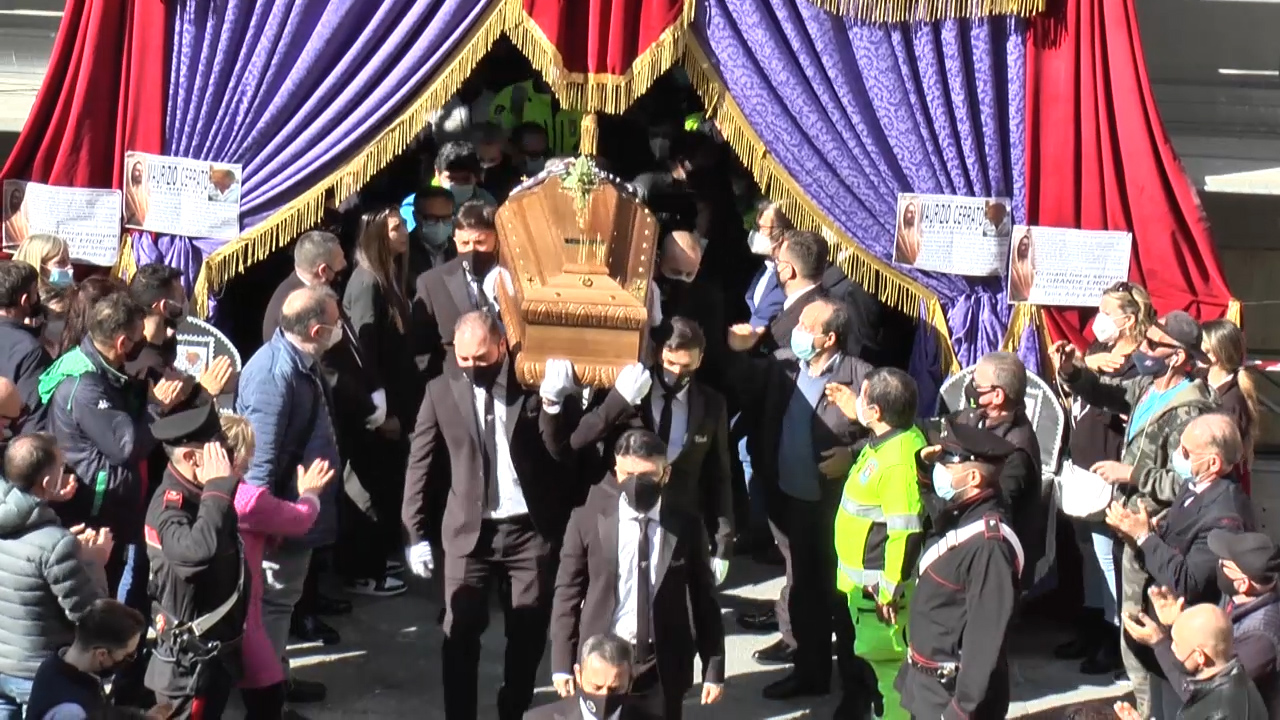 Maurizio sei un eroe