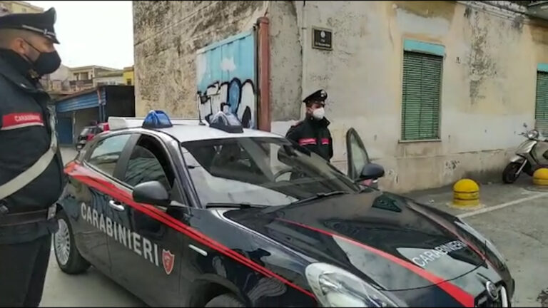 uomo accoltellato
