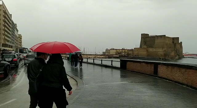 La pioggia sul lungomare