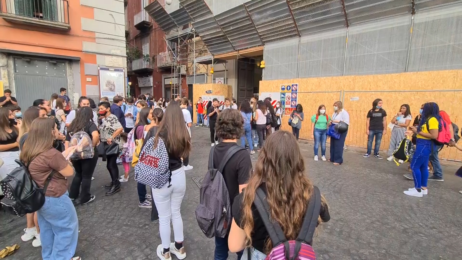 Scuola, in Campania si torna in classe il 15 settembre: il caldo e il calo degli stud &hellip;