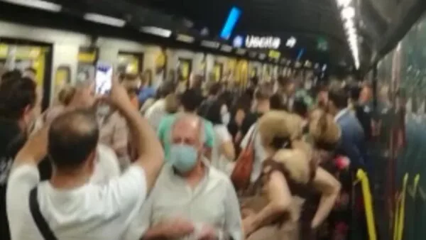 Mattinata d' inferno per migliaia di utenti della linea 1 della di #Napoli . Dalle 7.40 le corse limitano da Piscinola a Dante