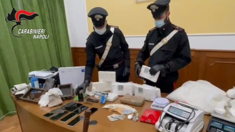 Arrestate nel napoletano tre persone in possesso di 10 chili di cocaina. La vendita dello stupefacente, secondo le stime degli inquirenti