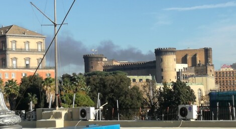 Questa mattina, verso le 7, è divampato un nuovo incendio nella provincia di Napoli. 