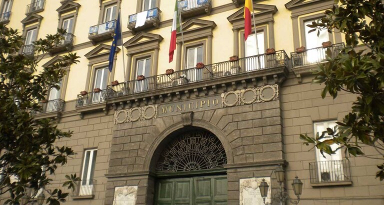 Le buste venivano aperte il giorno prima e venivano così alterate le offerte in modo da potersi aggiudicare