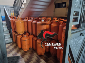 I Carabinieri della stazione di Villaricca hanno denunciato un 26enne del posto per detenzione abusiva di materiale esploden