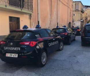 I carabinieri del comando provinciale di Palermo hanno eseguito otto provvedimenti di custodia cautelare in carcere e il sequestro