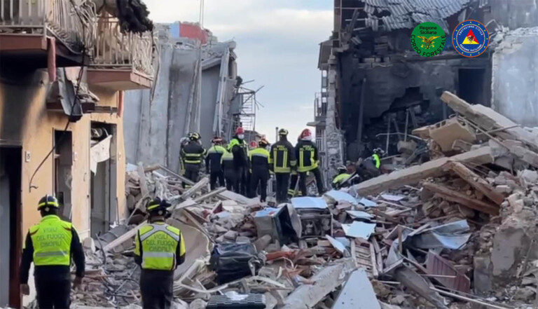 Si aggrava bilancio della tragedia di Ravenusa. Dopo una notte di ricerche ai primi tre cadaveri estratti dalle macerie nelle ore successive