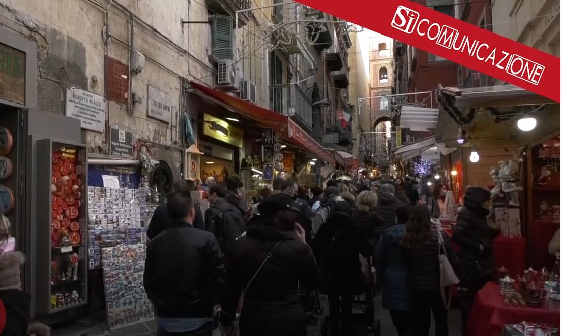 Il Natale è alle porte e le botteghe di San Gregorio Armeno tornano a essere la meta preferita di turisti e passanti