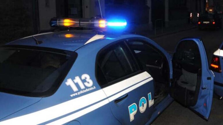 Due corpi a terra. Un agguato con due vittime nel pomeriggio nei pressi del rione don Guanella di Scampia