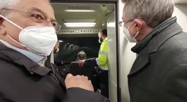 Gaetano Manfredi ed Edoardo Cosenza testano i nuovi convogli della Linea 1. Durante la scorsa notte Sindaco e Assessore hanno