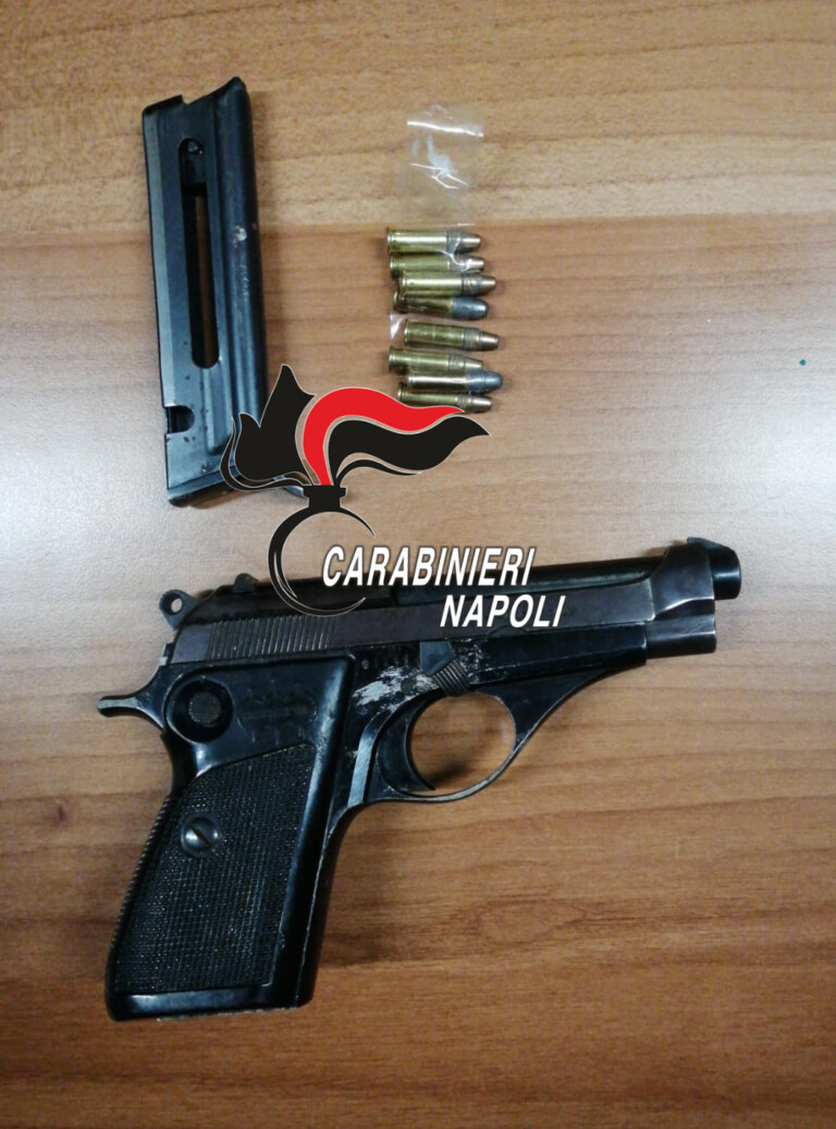 Poteva finire in tragedia, ma per fortuna l'intervento dei carabinieri è stato provvidenziale. A Nola i militari