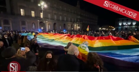 La città di #Napoli è vicina alla comunità ucraina le ore di tensione in est Europa hanno avuto serissime ripercussioni