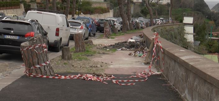 Restituire dignità all'area di Posillipo è questo l'obiettivo di Palazzo San Giacomo che deve rimedire allo scempio paesaggistico