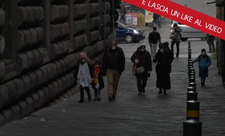 Tutti in aula. Da oggi, infatti, c’è la possibilità di tornare a seguire le lezioni in presenza con nuove regole