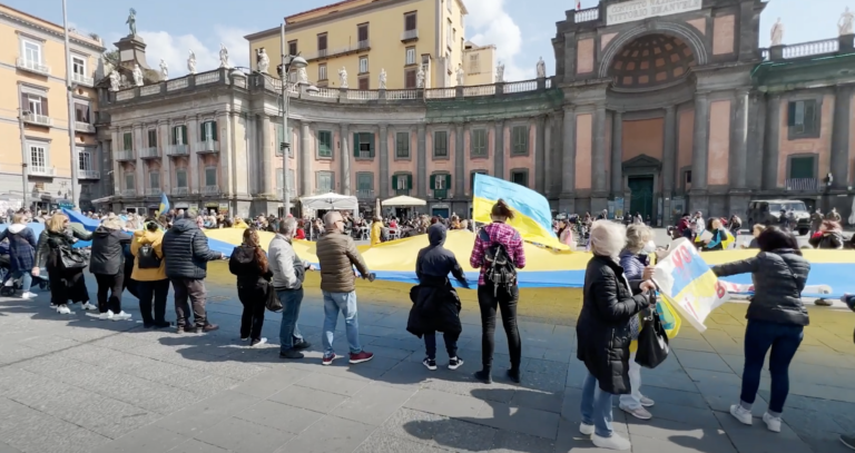 n’altra domenica in piazza per la comunità ucraina di Napoli per dire no alla guerra voluta da Putin contro il loro popolo