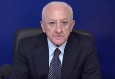 De Luca ha fatto il suo tradizionale discorso del venerdì, il governatore si è soffermato su Covid ed emergenza Profughi dall' Ucraina.