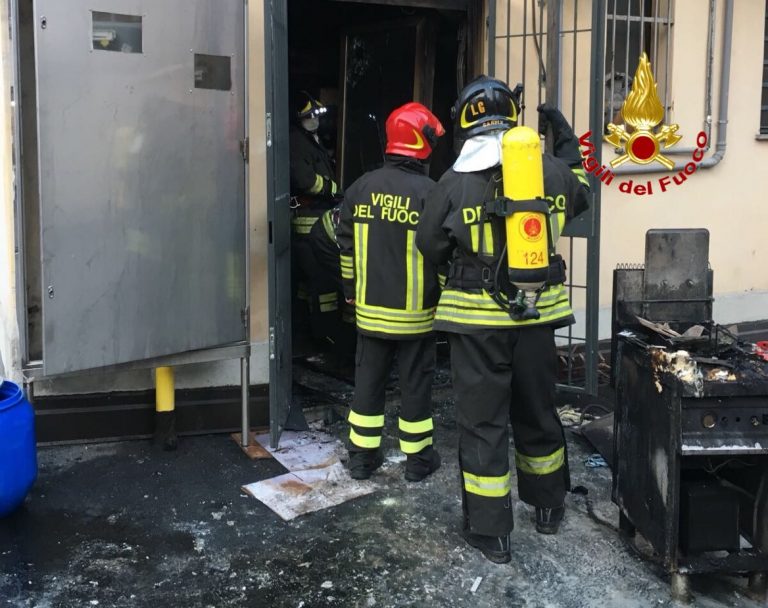 Si riaccende la faida del clan 167 di Arzano l’allarme è scattato quando alcuni residenti della zona hanno visto le fiamme nella pizzeria