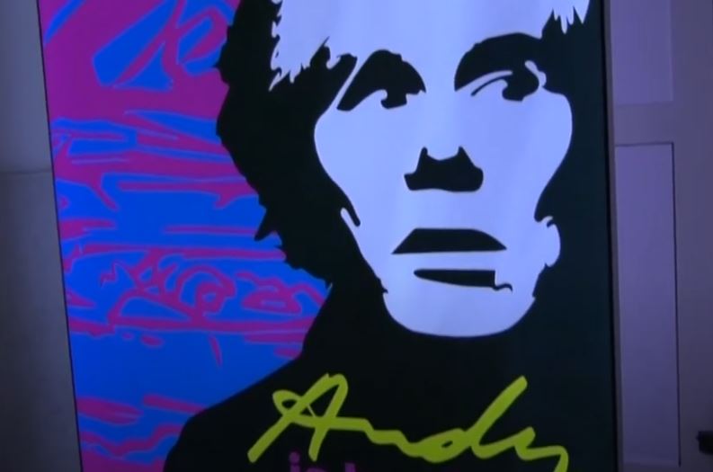 Andy Warhol è tornato a Napoli. Il Palazzo delle Arti di #Napoli di via de Mille, ospita la mostra Andy is back