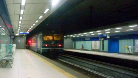 Circolazione sospesa dalle 12 sulla linea Napoli Gianturco Villa Literno per la caduta del cavo della linea elettrica