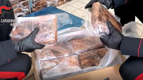 Colpo alla camorra nell' Area Nord da parte dei carabinieri della compagnia di Giugliano in Campania. A Frattamaggiore