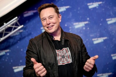Twitter verrà venduto a Elon Musk la compagnia social ha annunciato un accordo definitivo e verrà acquisita dal magnate
