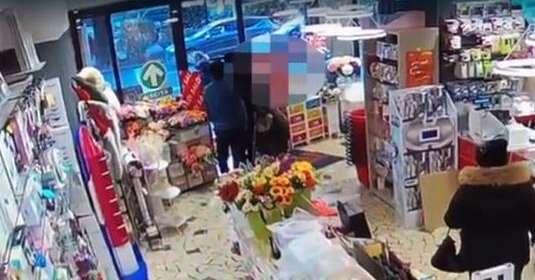 Il Giudice per le indagini preliminari del Tribunale per i Minorenni di Napoli Dottoressa Paola Brunese ha firmato una