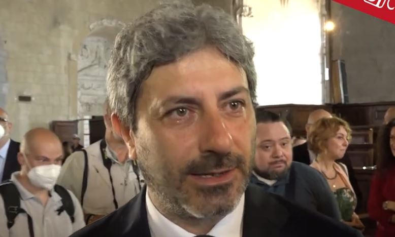 I Cinque Stelle non fanno passare sotto silenzio l'abolizione del reddito di cittadinanza, loro cavallo di battaglia