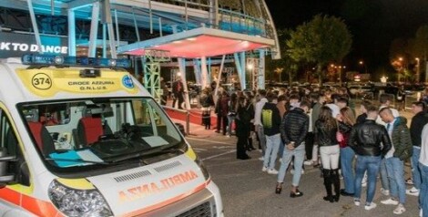 I Carabinieri della compagnia di Sorrento hanno arrestato per rissa aggravata 4 persone e denunciata a piede libero un’altra