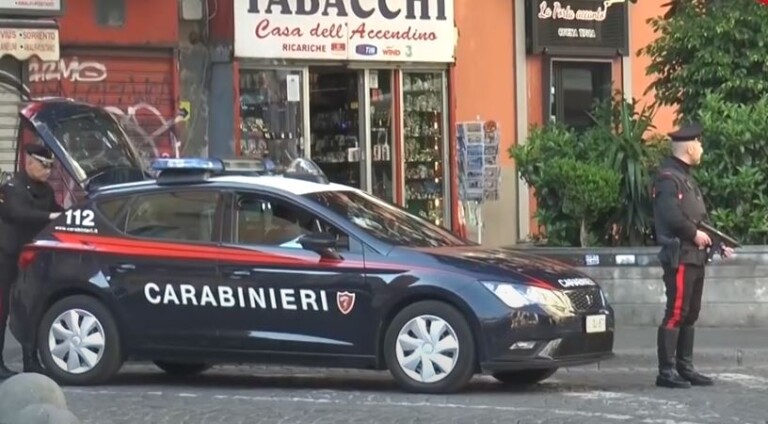 Casalnuovo, sparano a un 19enne per rubargli l'orologio