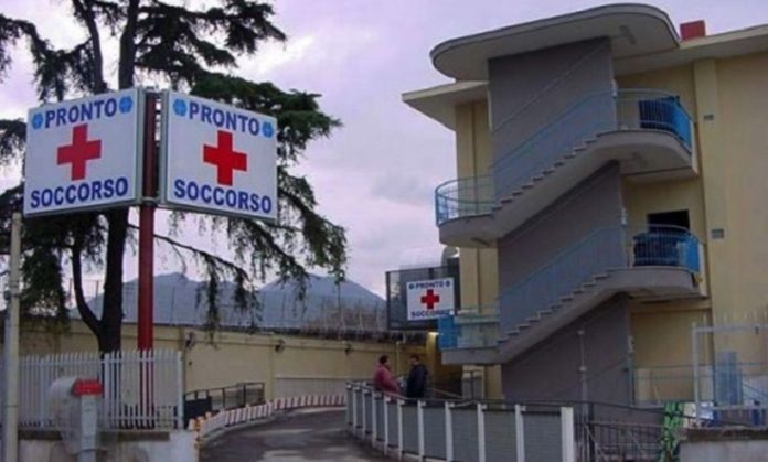 I carabinieri della compagnia Napoli-Poggioreale sono intervenuti – allertati dal 112 – nel pronto soccorso