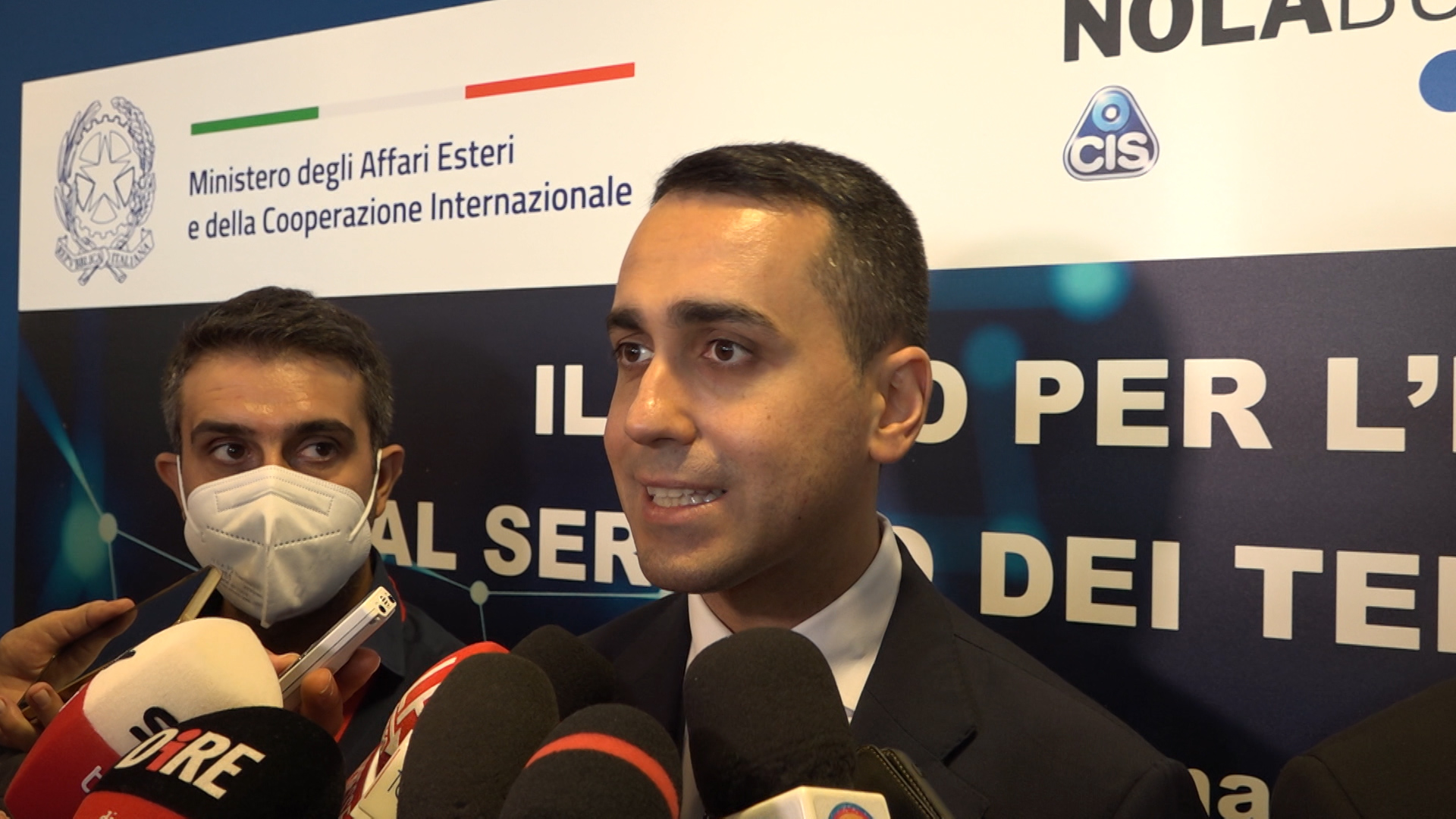 Ministro esteri contro Conte