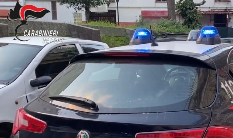 I Carabinieri del Nucleo Investigativo di #Napoli hanno eseguito un’ordinanza applicativa di misura cautelare del divieto di dimora
