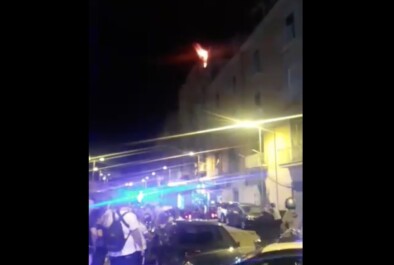 Le fiamme in via Brin Castellammare