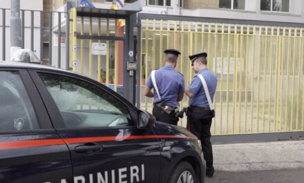 Omicidio Melito scuola Guarano bidello