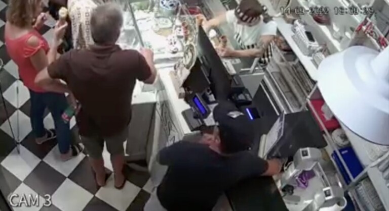 furto iphone11 telefono cellulare casa infante denuncia titolare