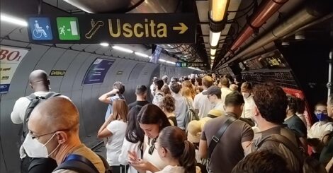ritorno a scuola caos trasporto pubblico metropolitana linea 1