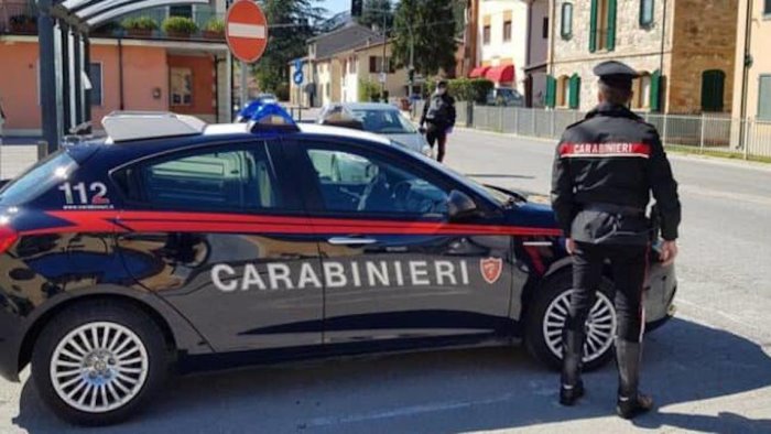 arrestato padre bimba caduta da terzo piano