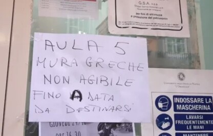 crollo controsoffittatura università Orientale di Napoli nella notte tra sabato e domenica