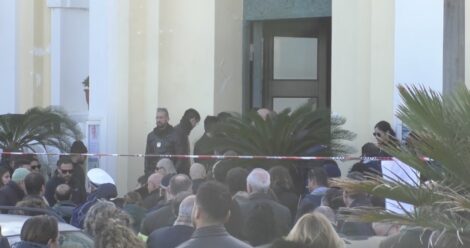 questa mattina i funerali di eleonora e salvatore