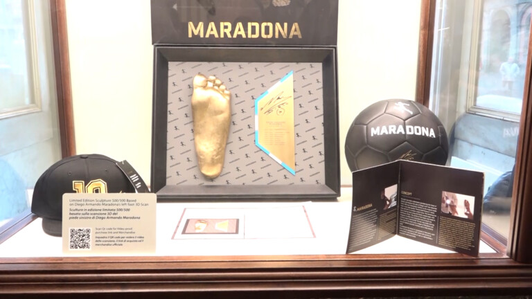 calco piede sinistro Maradona