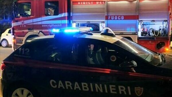 incendio nella notte in un box di via salicelle