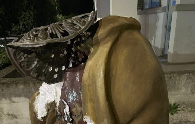 tufino, vandalizza statua del santo protettore, fermato 27enne