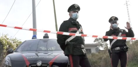 In fiamme un'auto Fiat 500 intestata a un 39enne incensurato. L'incendio è avvenuto ieri sera a Trecase, Comune del Napoletano