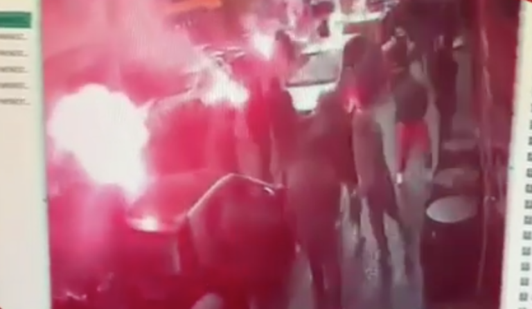 immagini in esclusiva degli scontri a piazza del gesù