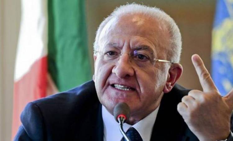Contro gli abusi edlizi "sarà adottato il piano paesaggistico regionale della Campania entro il 2024, e se possibile anche prima". A dirlo il governatore campano, Vincenzo De Luca, parlando alla stampa a margine della giornata di studio a Villa Pignatelli, a Napoli.