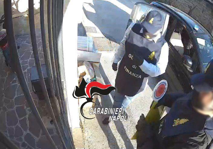 finti gdf arrestati per rapina