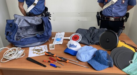 Topi appartamento Marano Carabinieri