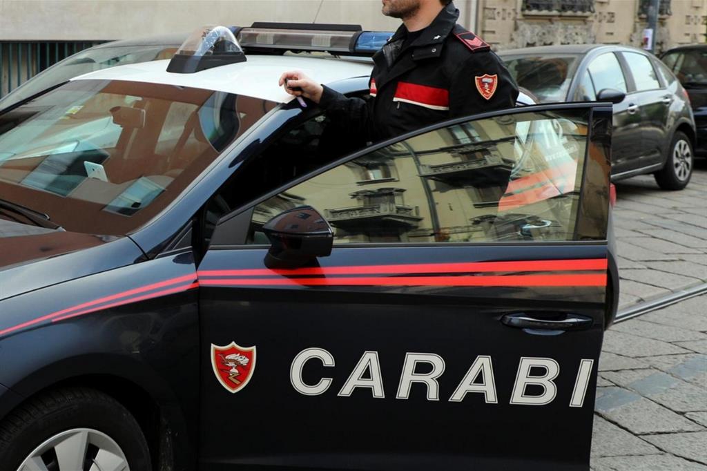 Aveva nascosto droga in camera da letto credendo di farla franca. Ma la privacy di quella camera non ha impedito ai Carabinieri di arrestarlo